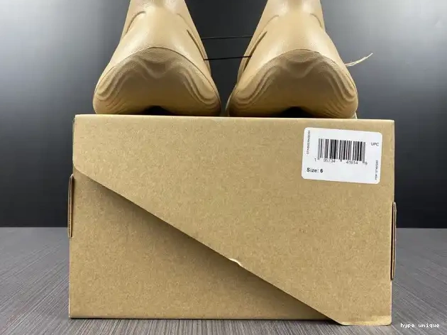 hype GW3354 Ochre Foam RNNR Adidas Yeezy 0515